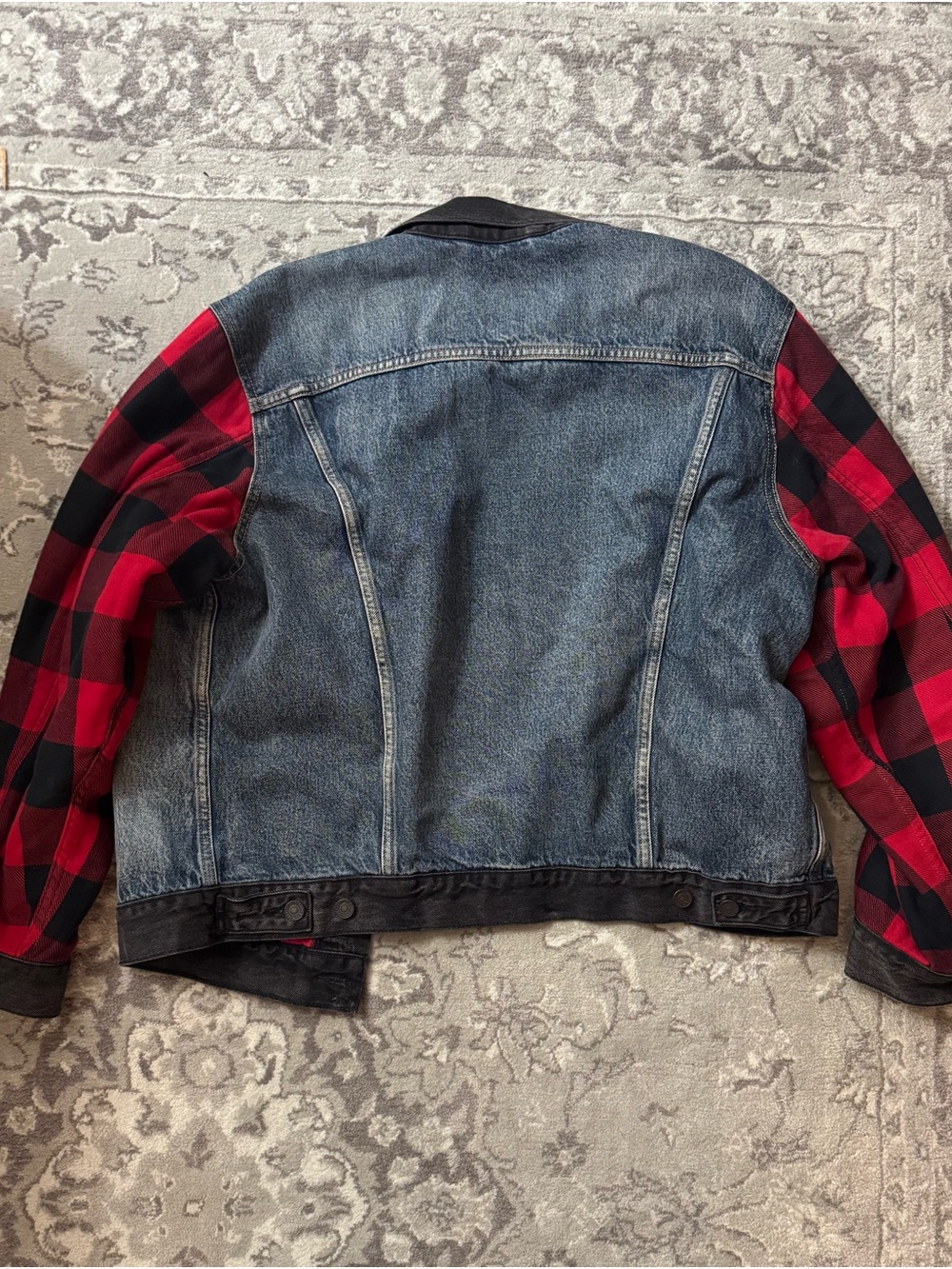 Levi's Blue Denim Jacket with Red and Black Buffalo Plaid Sleeves - Picture 7 of 7
